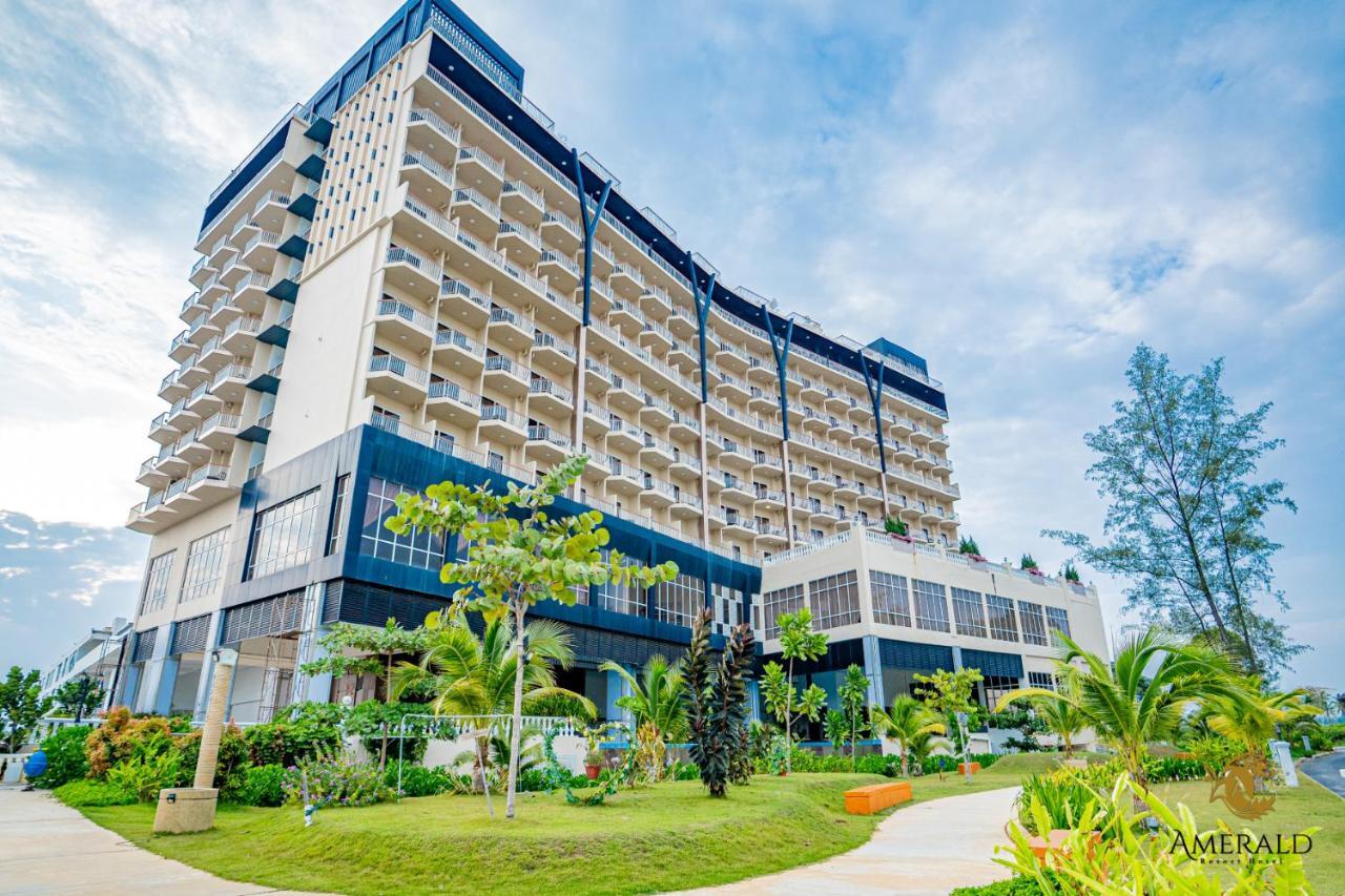 Amerald Resort Hotel Desaru Pengerang Ngoại thất bức ảnh
