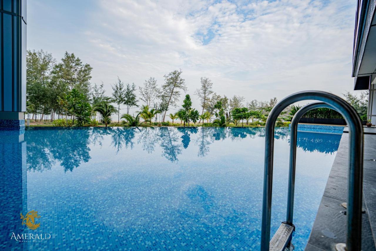 Amerald Resort Hotel Desaru Pengerang Ngoại thất bức ảnh
