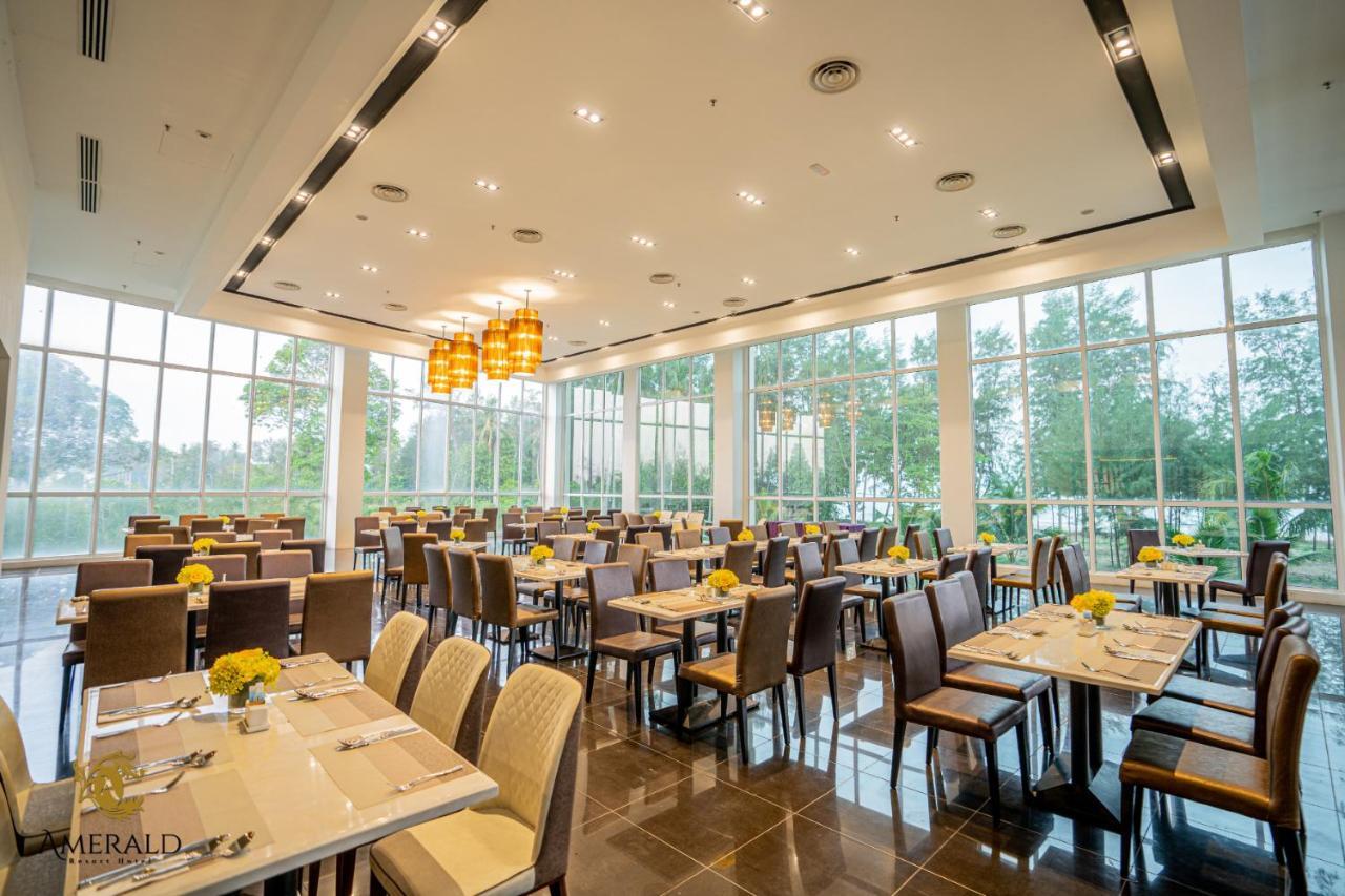 Amerald Resort Hotel Desaru Pengerang Ngoại thất bức ảnh