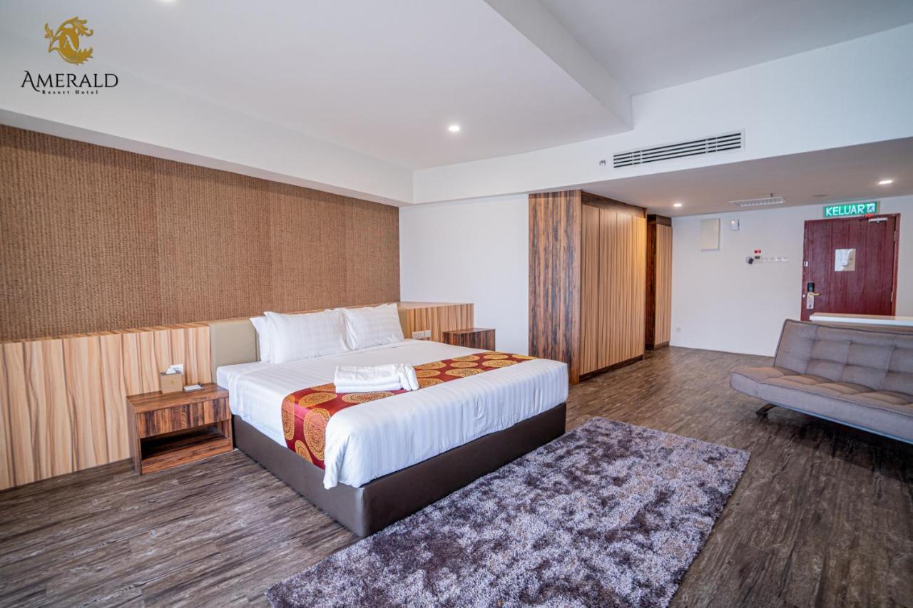 Amerald Resort Hotel Desaru Pengerang Ngoại thất bức ảnh